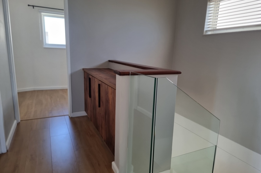 4 Bedroom Property for Sale in Beachfront Western Cape